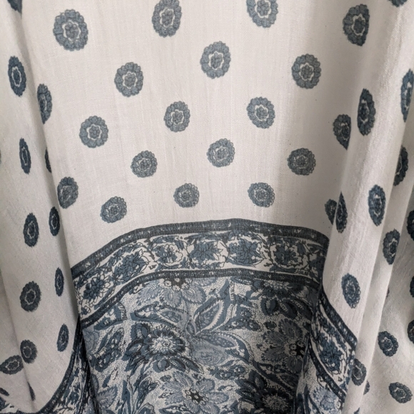 Ladies Beautiful Blue And Cream Kimino Size OS - Picture 3 of 4